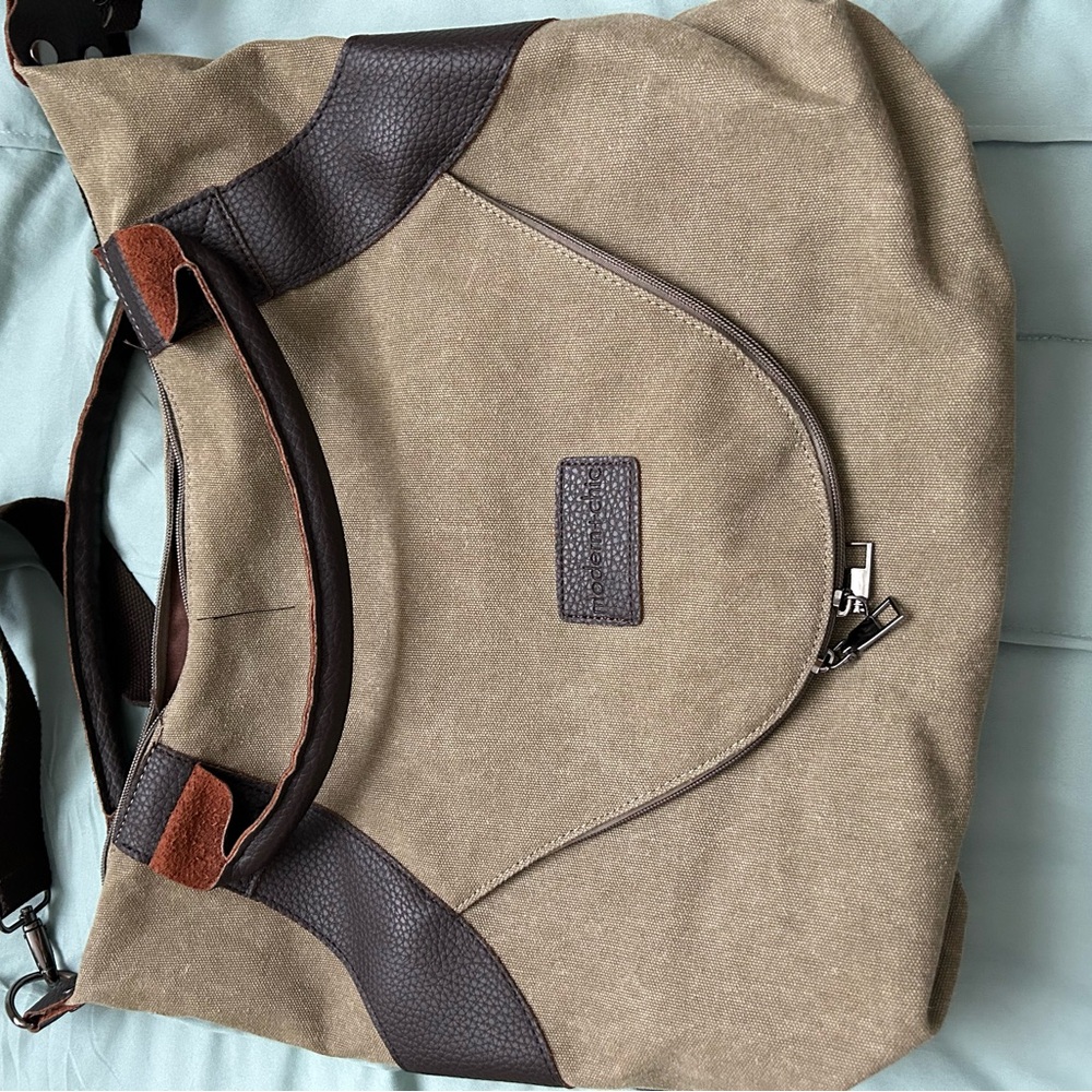 Modern and chic tote/purse.